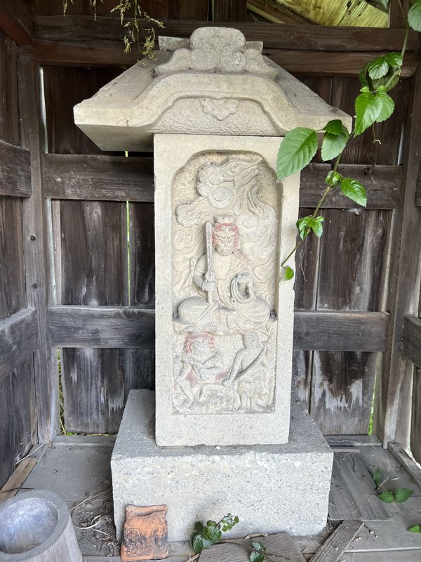 不動三尊像塔｜越谷市平方